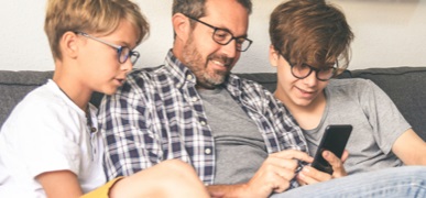 Gestion de l’argent des mineurs : le rôle des représentants légaux